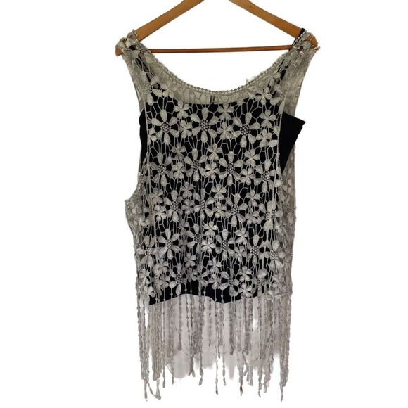 India Boutique Gray Floral Crochet Fringe Sleeveless Top Overlay - Plus - Picture 3 of 9